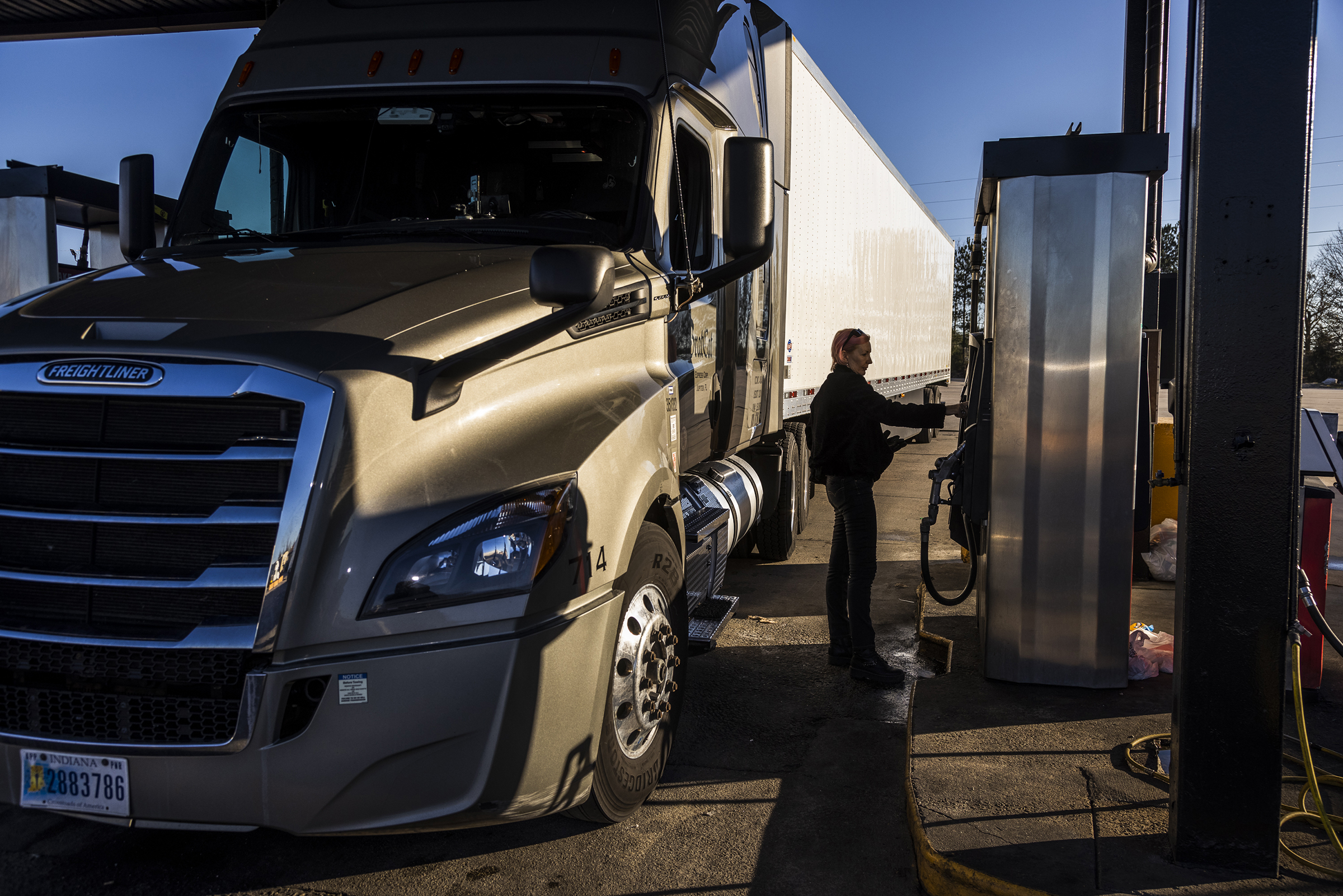 trucking companies driving trucker insurance company highways