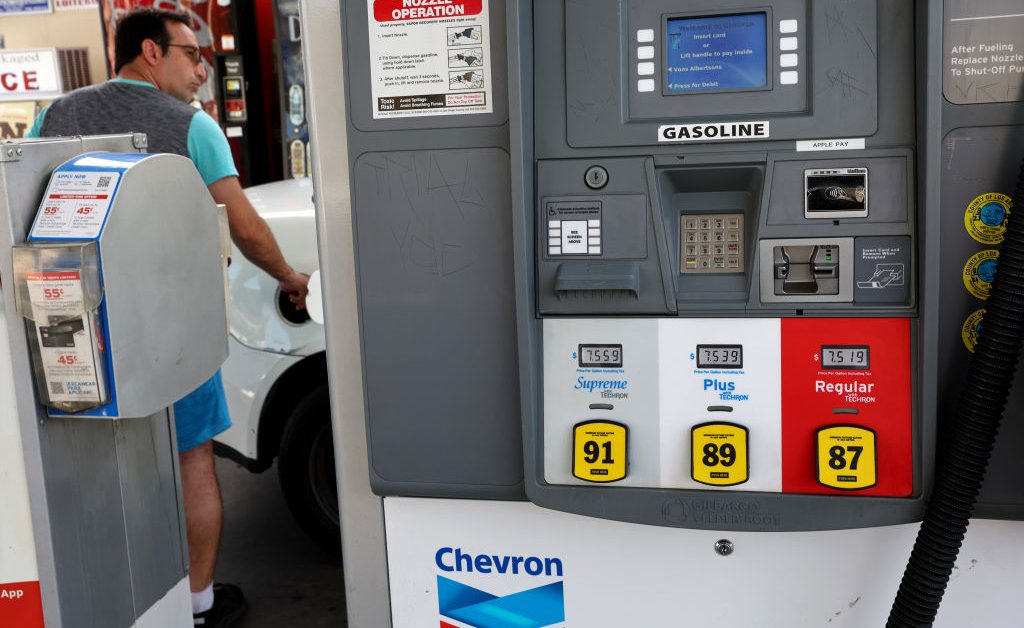 Average U.S. Gas Price Drops 6 Cents Over Two Weeks to $4.37 - TIME