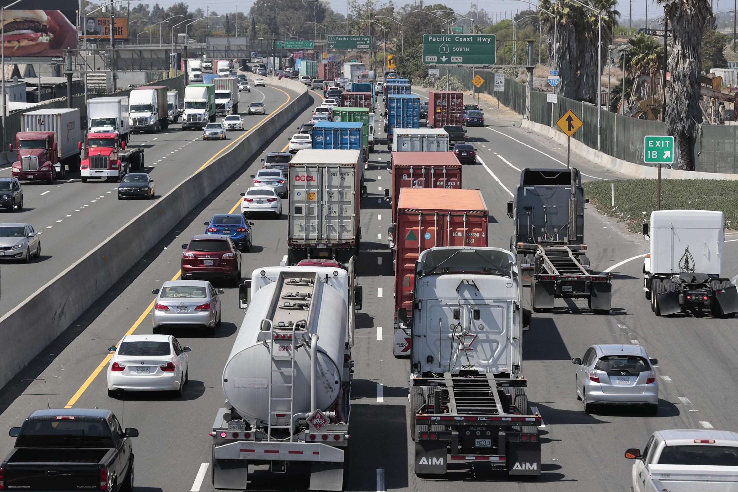 Opposed to traditional shipping methods, Flock Freight solutions are technology-driven, hubless, and carbon neutral. (Robert Gauthier—Los Angeles Times/Getty Images)