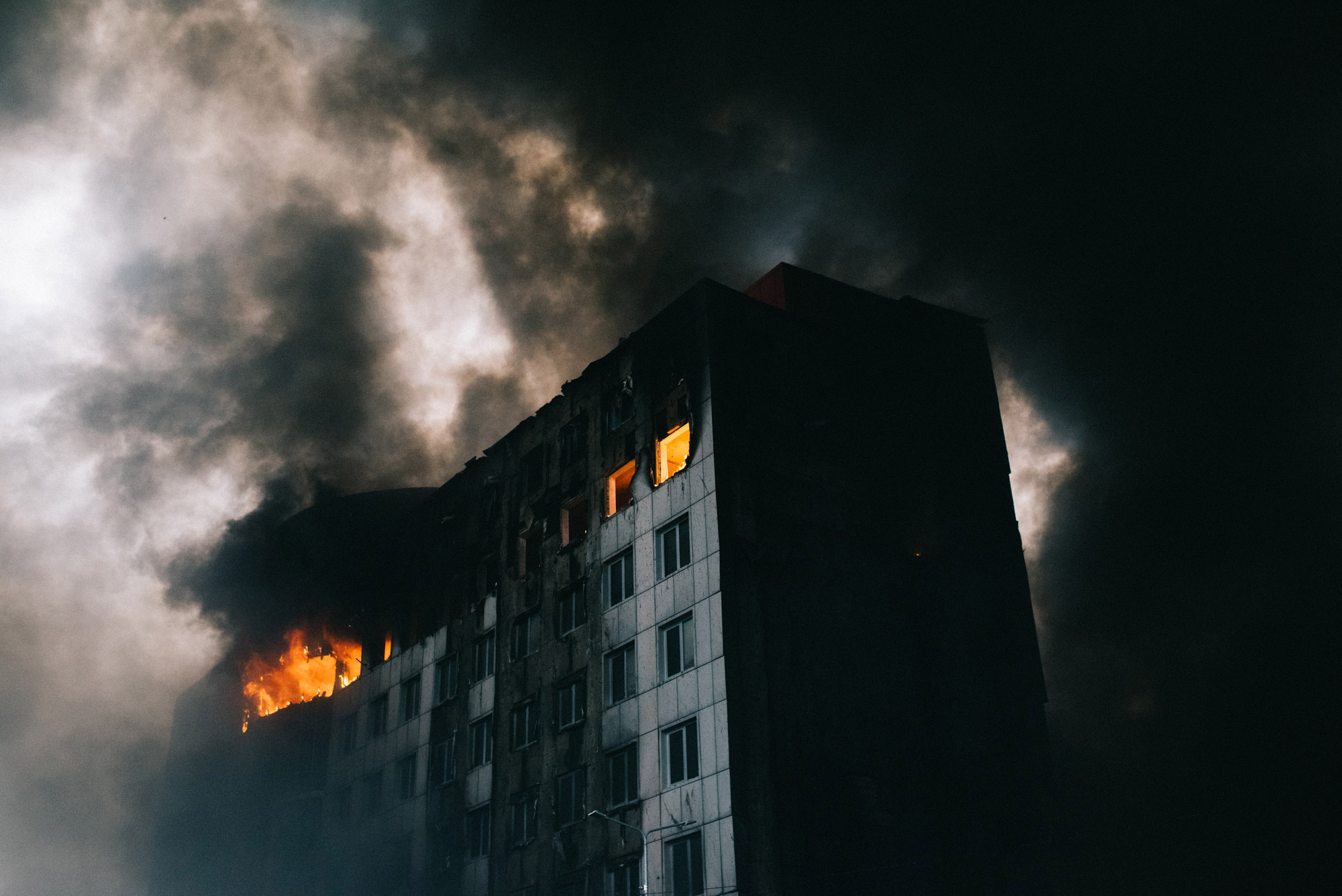 A burning building after bombing in Kyiv, Ukraine, Thursday, March 3 (Maxim Dondyuk)