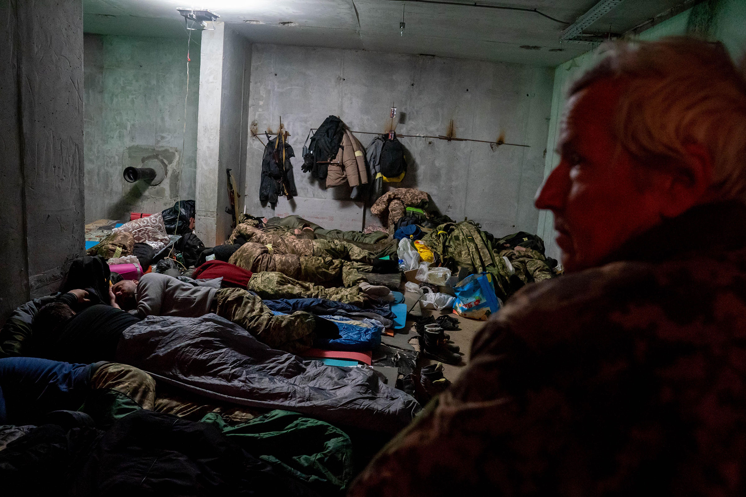 Photos: Ukrainian citizens volunteer to defend and fight Russia