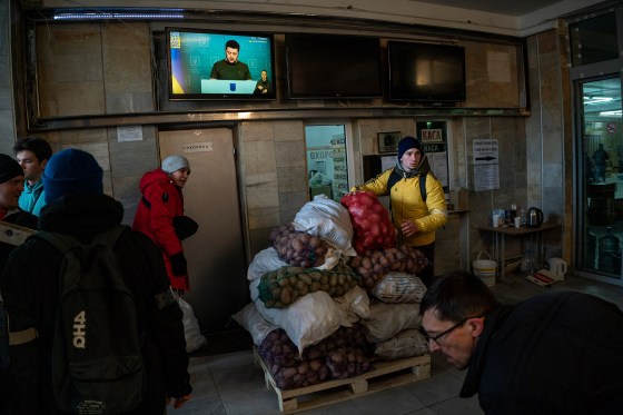 western ukraine russia volunteer food donation