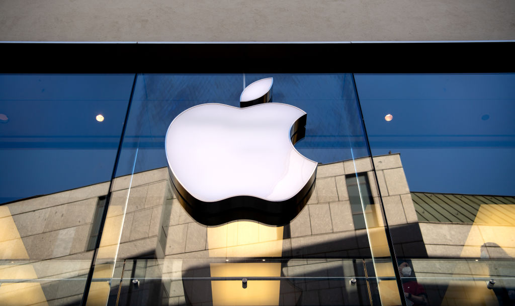 The Apple logo seen at an Apple Store in downtown Munich, Germany, on Jan. 26, 2022. (Sven Hoppe—picture alliance/Getty Images)