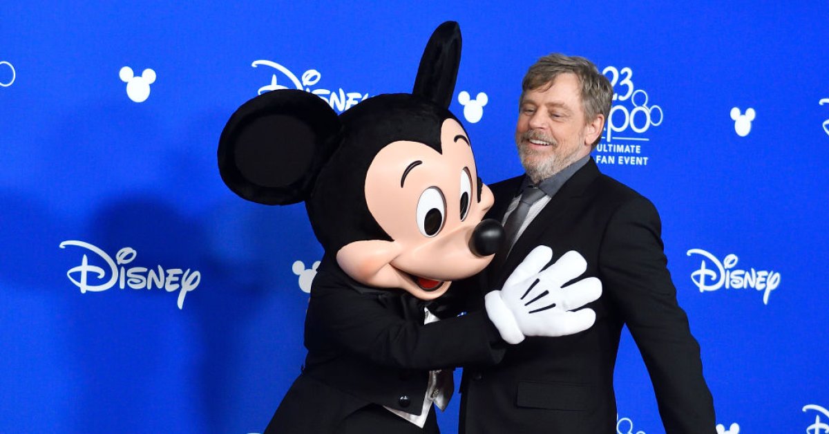 Mickey Mouse Allowed to Hug Disney Visitors Again