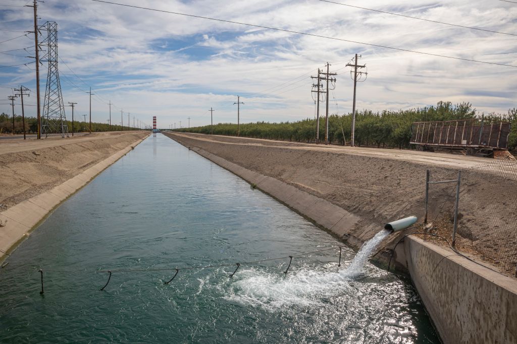 A water irrigation canal in Shafter, Kern County, California. (Citizen of the Planet/UCG/Universal Images Group/Getty Images)