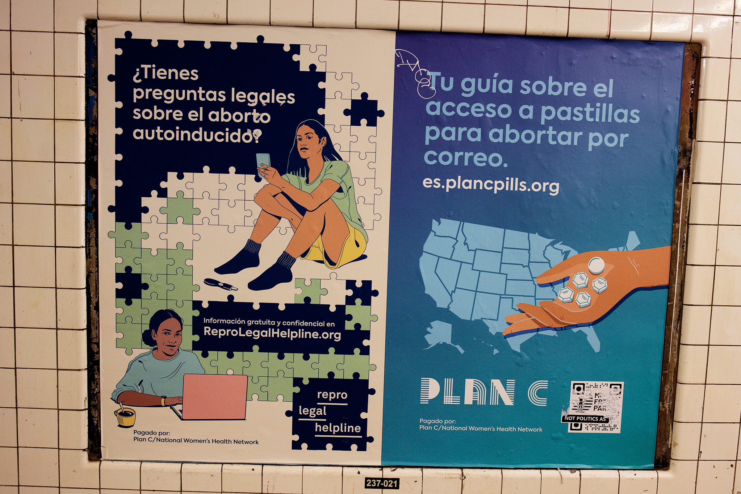 A Plan C subway ad in Spanish offers medical advice on abortion pills, May 7, 2022 in Brooklyn, New York. (Andrew Lichtenstein—Corbis/Getty Images)