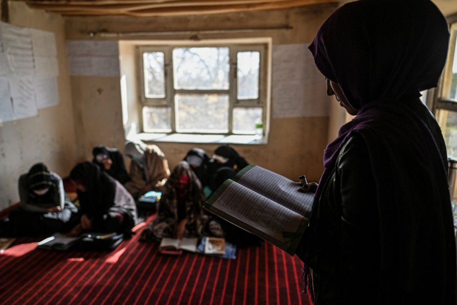 Afghan Women Pushed Out of Work Under Taliban