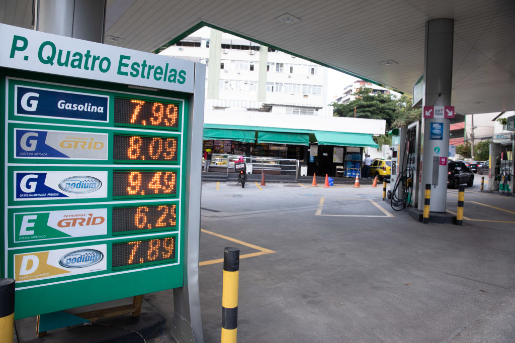 Fuel prices at a Petroleo Brasileiro SA (Petrobras) gas station in Rio de Janeiro, Brazil, on Friday, June 17, 2022. Brazil's state-controlled oil giant Petrobras increased fuel prices in a political setback for President Jair Bolsonaro, who is fighting to contain inflation in an election year. (Francesca Gennari—Bloomberg/Getty Images)