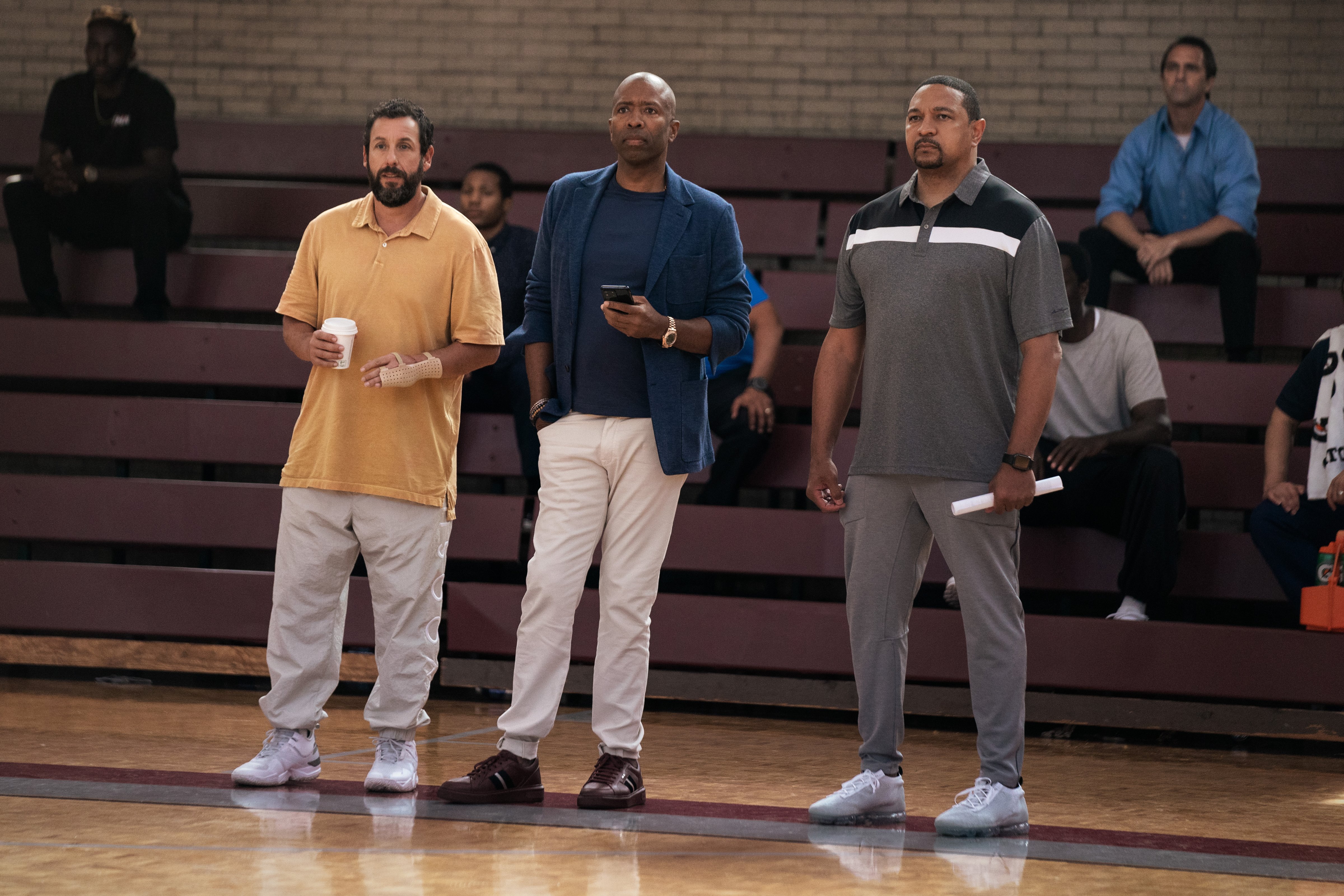 Adam Sandler as Stanley Sugerman, Kenny Smith as Leon Rich and Mark Jackson as Himself in Hustle (Cassy Athena/Netflix)