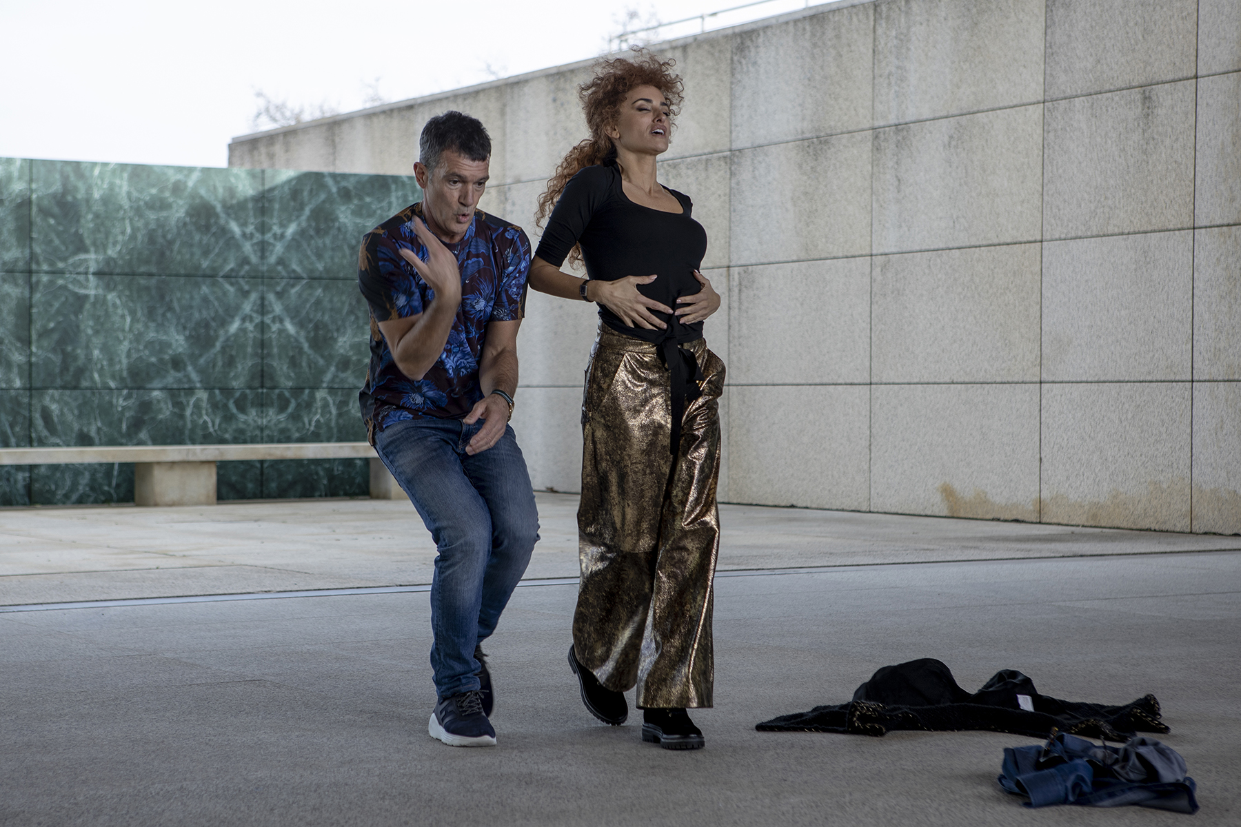 Antonio Banderas and Penelope Cruz in 'Official Competition' (Manolo Pavon/IFC Films)