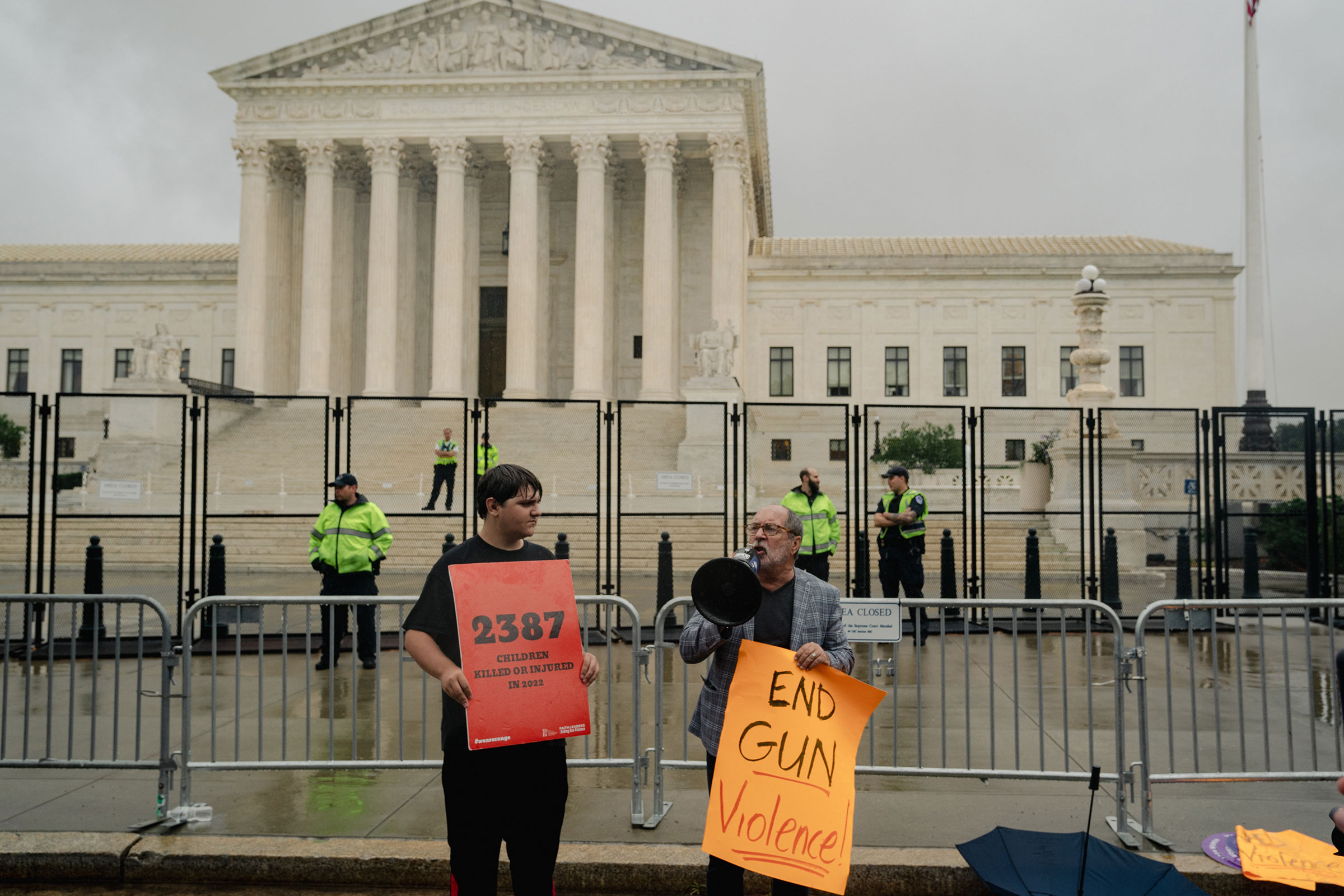 Supporters of gun control control demonstrate outside the U.S. Supreme Court Building on June 23, 2022 in Washington, DC. Decisions are expected in 13 more cases before the end of the Court's current session. (Photo/Shuran Huang)