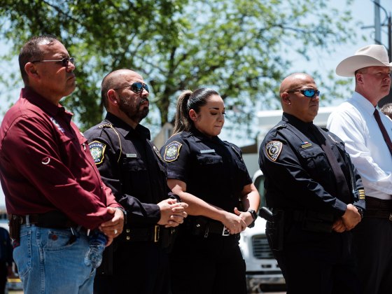 Chief Pete Arredondo, second from right, at a news conference in Uvalde, Texas, on May 26, 2022. (Christopher Lee/The New York Times)