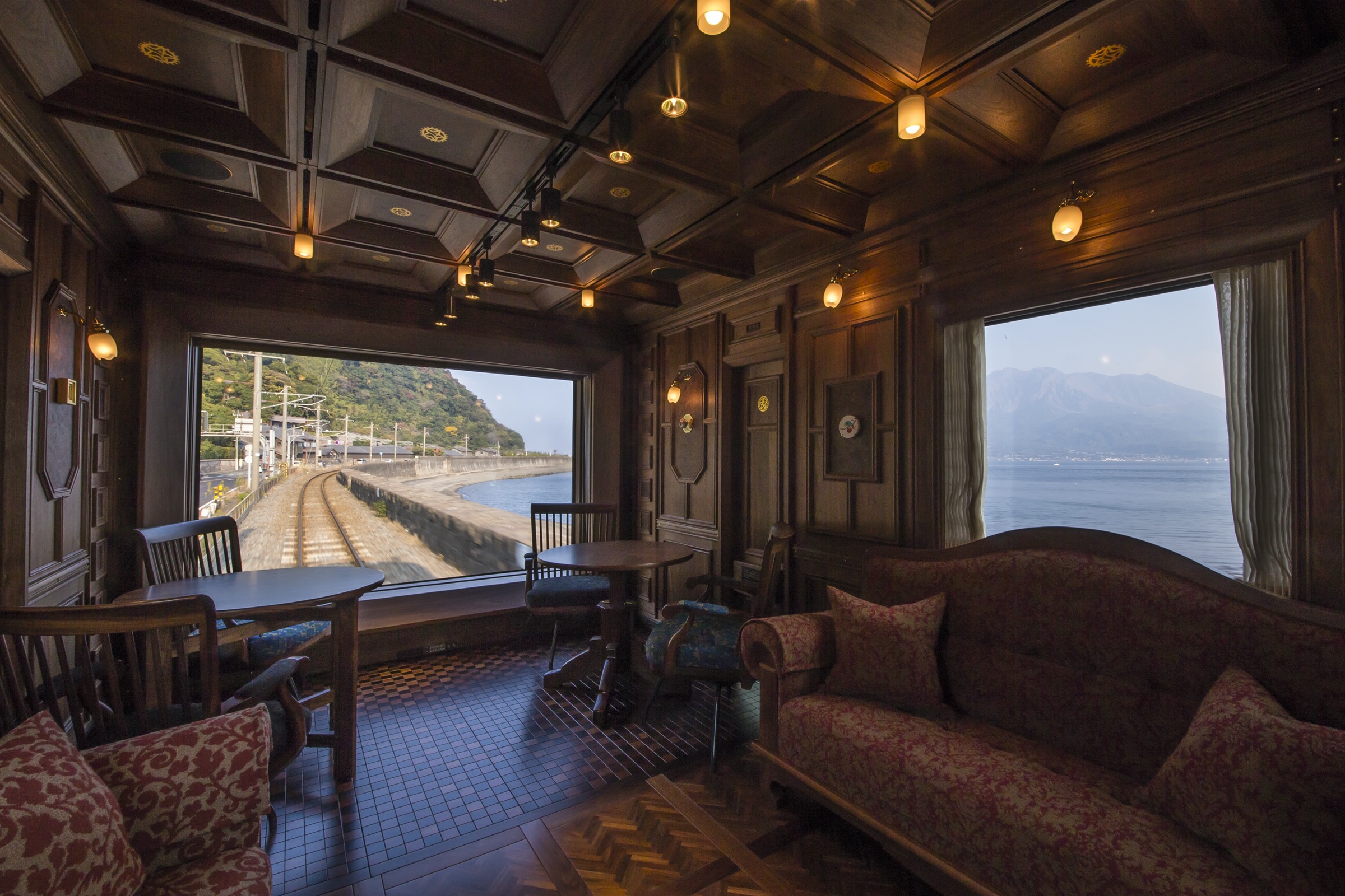 The lounge car on the Seven Stars luxury train. (Courtesy of JR Kyushu)