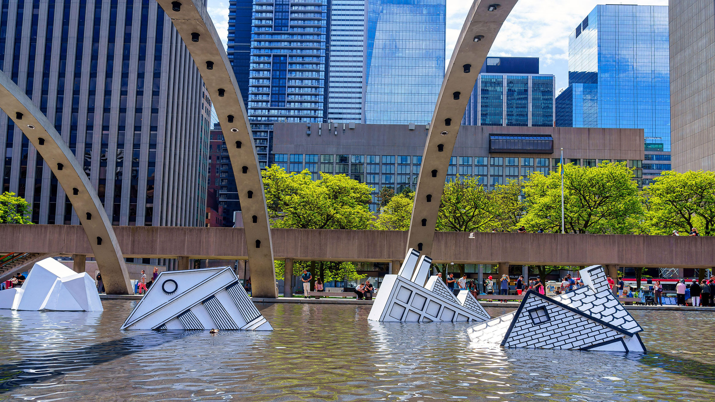 "Over Floe," a sculpture by local artist John Notten, at ArtworkxTO in Nathan Phillips Square in Toronto. (Torontonian/Alamy)