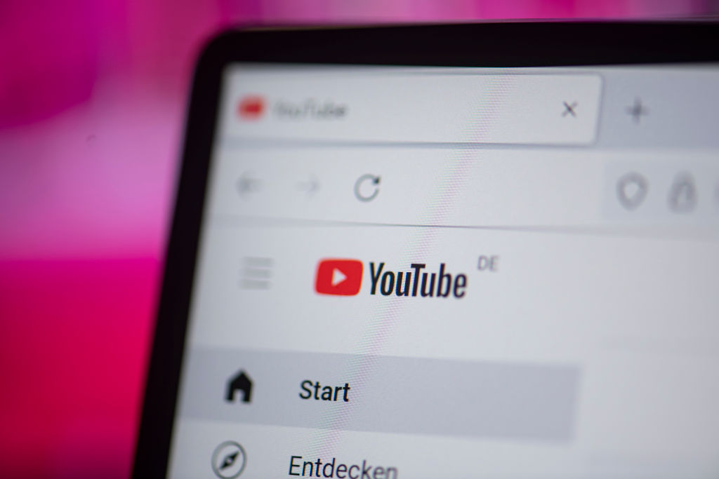 28 February 2022, Berlin: On a laptop screen you can see the logo of Youtube. (Fabian Sommer—picture alliance/Getty Images))