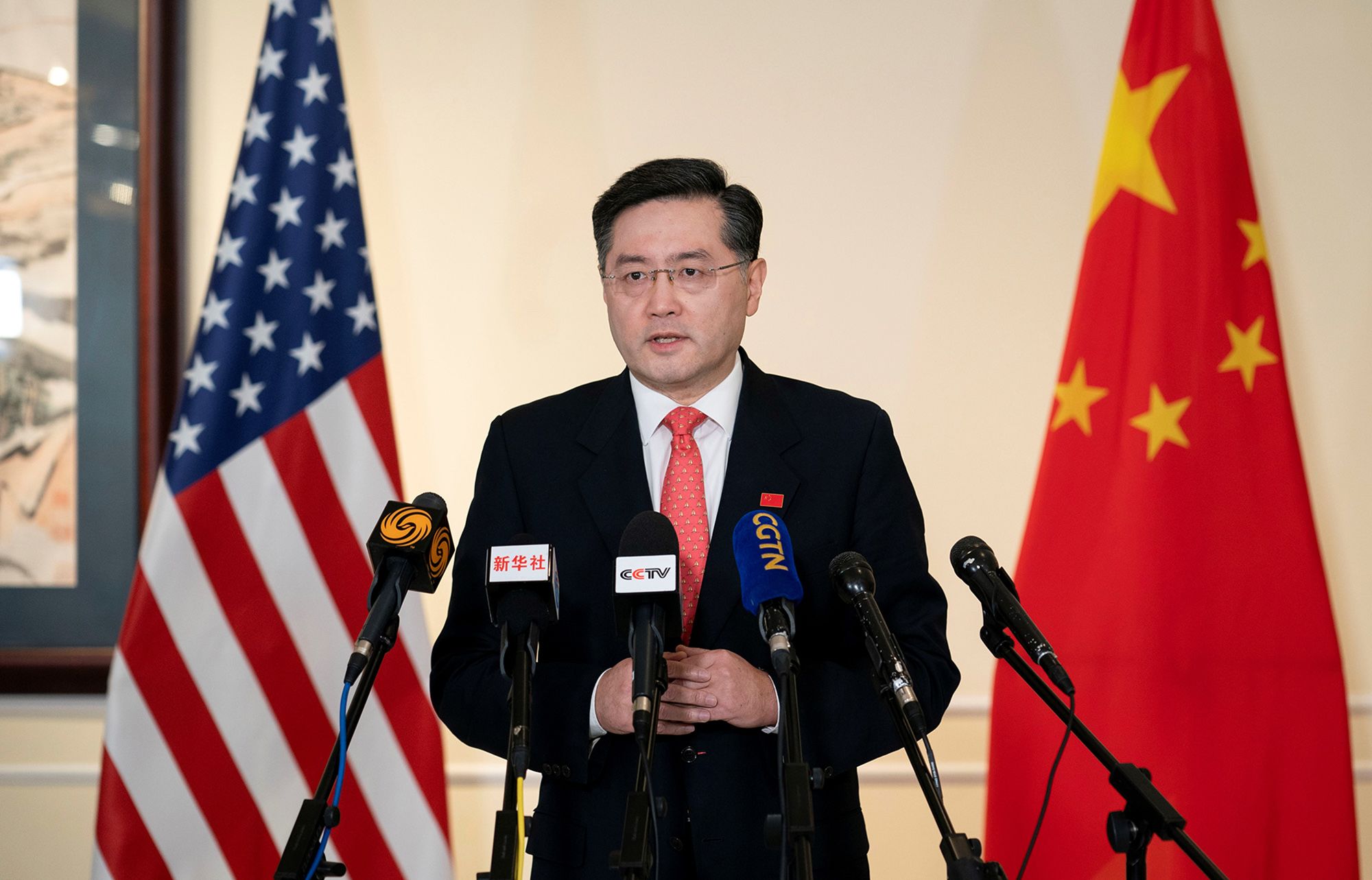 Qin Gang makes remarks to Chinese and U.S. media upon arrival in the United States on July 28, 2021. (Liu Jie/Xinhua/Getty Images)