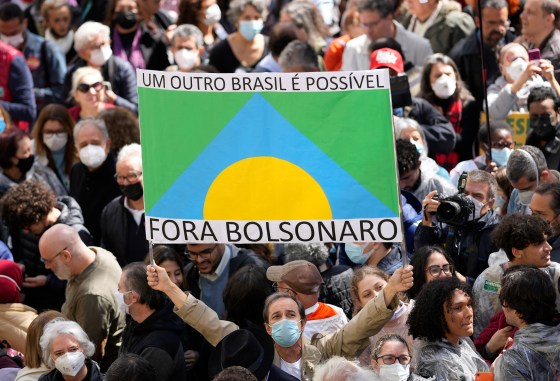 Brazilians Are Rallying for Democracy as They Seek to Rein in Bolsonaro