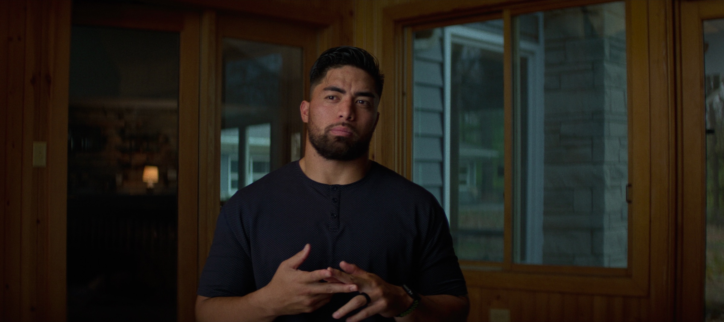 Manti T'eo speaking out in 'Untold' (Courtesy of Netflix)