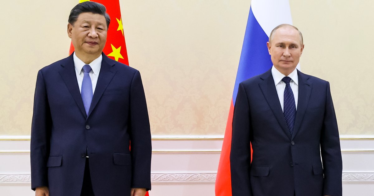 Vladimir Putin Meets Xi Jinping on the SCO Summit Sidelines