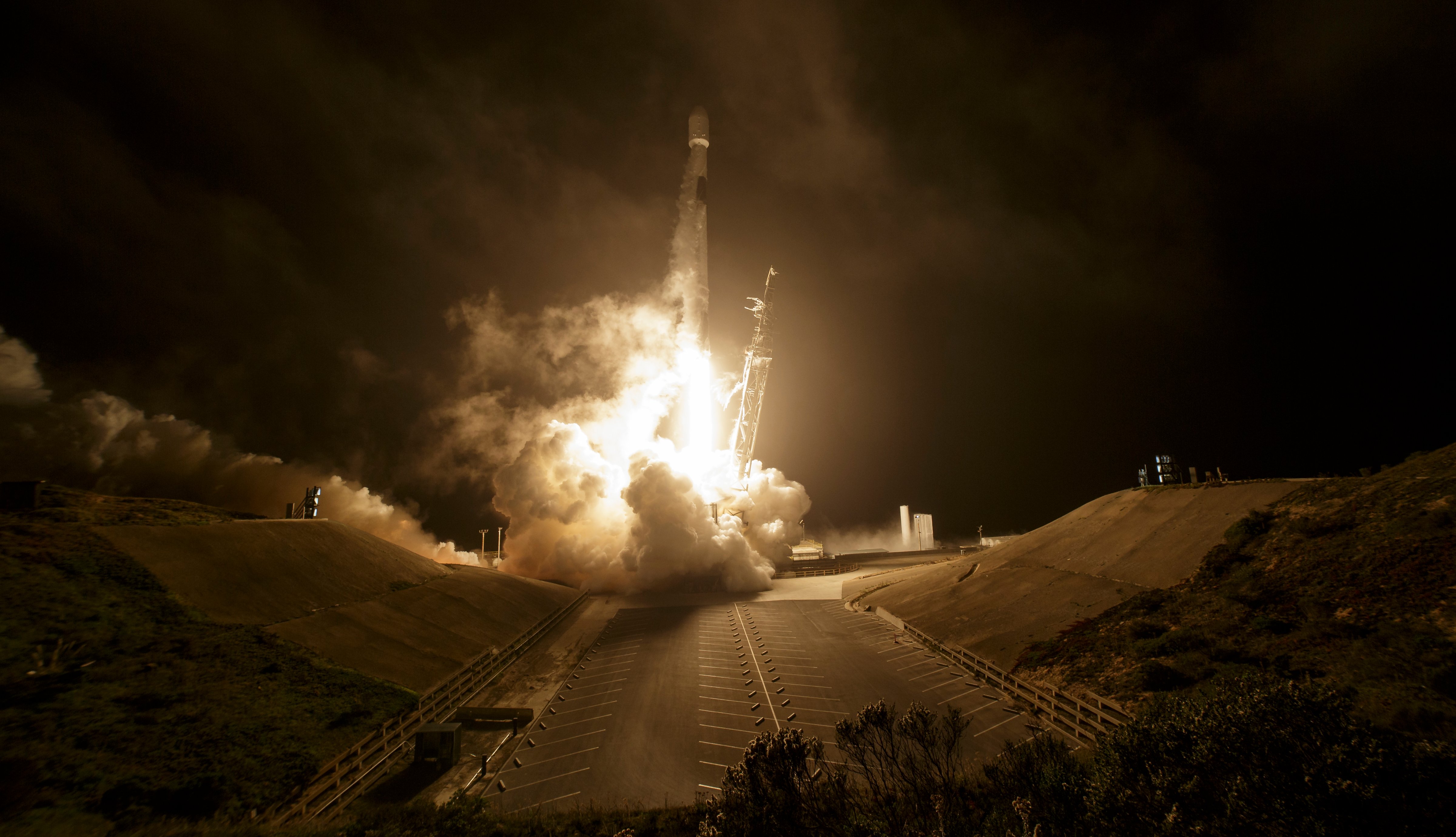 The SpaceX Falcon 9 rocket launches with the Double Asteroid Redirection Test, or DART, spacecraft onboard, Tuesday, Nov. 23, 2021 (NASA/Bill Ingalls)
