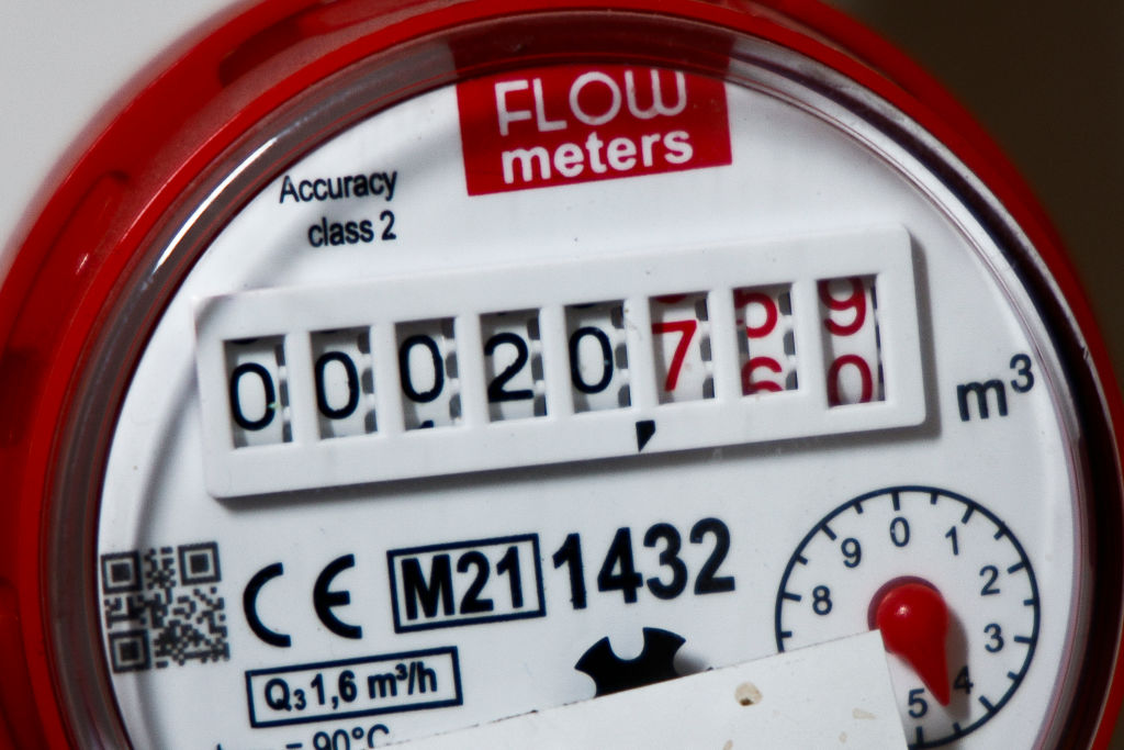 A gas meter is seen in Warsaw, Poland on 27 September, 2022. Gas prices in Europe have fallen after months of record high prices following Russia's invasion of Ukraine. Due to an increase in the supply of gas from the United States and a drop in demand prices have plunged as much as 50 percent. Initial fears of a difficult winter after Russia cut off gas supplies from the Nord Stream pipeline are now receding as Europe increases its gas reserves. (STR/NurPhoto/Getty Images)