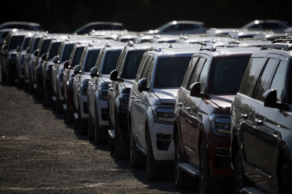 Ford Motor sports utility vehicles (SUVs) parked in an overflow lot in Louisville, Kentucky, U.S., on Tuesday, April 19, 2022. (Luke Sharrett/Bloomberg)