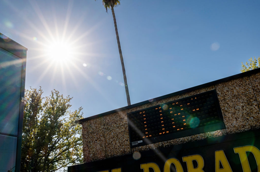A temperature sign at an El Dorado Savings Bank during a heatwave in Sacramento, California, US, on Tuesday, Sept. 6, 2022. (David Paul Morris/Bloomberg—Getty Images)
