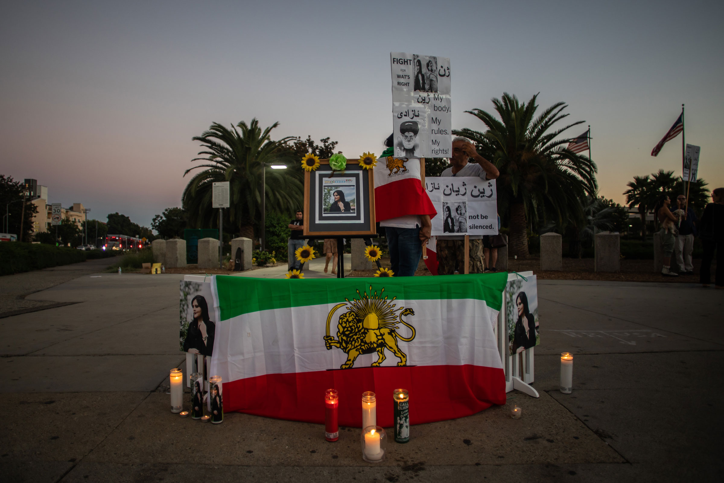 Fotos muestran reacciones mundiales a la muerte de Mahsa Amini en Irán