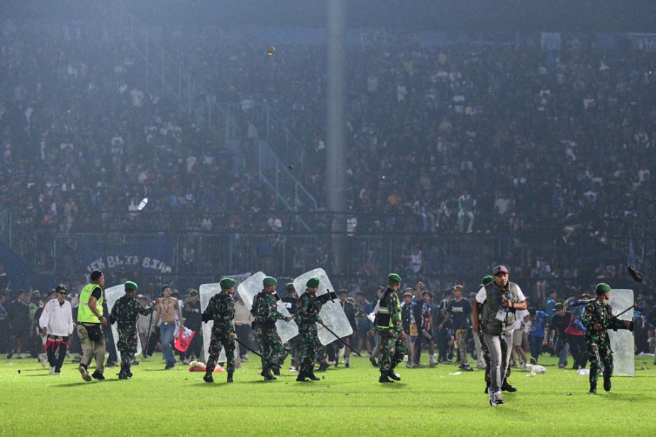 Indonesian Soccer Match That Leaves At Least 125 Dead 
