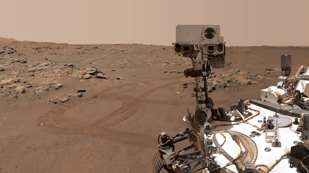 The Perseverance rover explores Jezero crater. The soil could yield to clues to Martian biology (NASA/JPL-Caltech/MSSS)