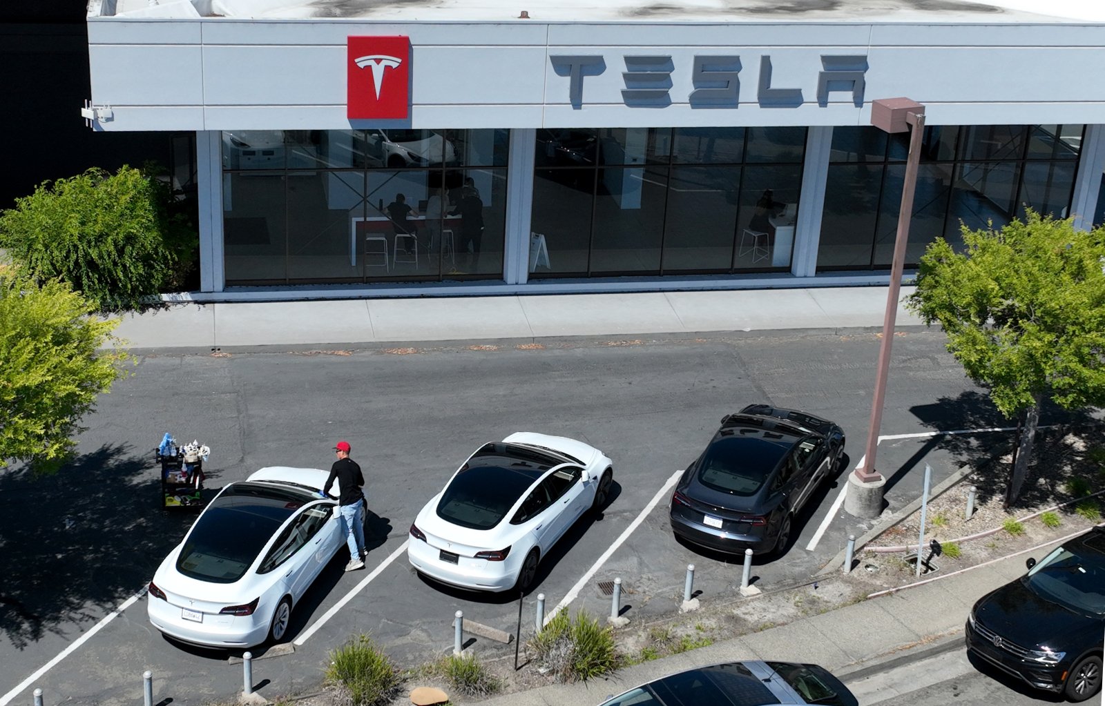 Tesla Is No Longer Alone in the Electric Vehicle Race