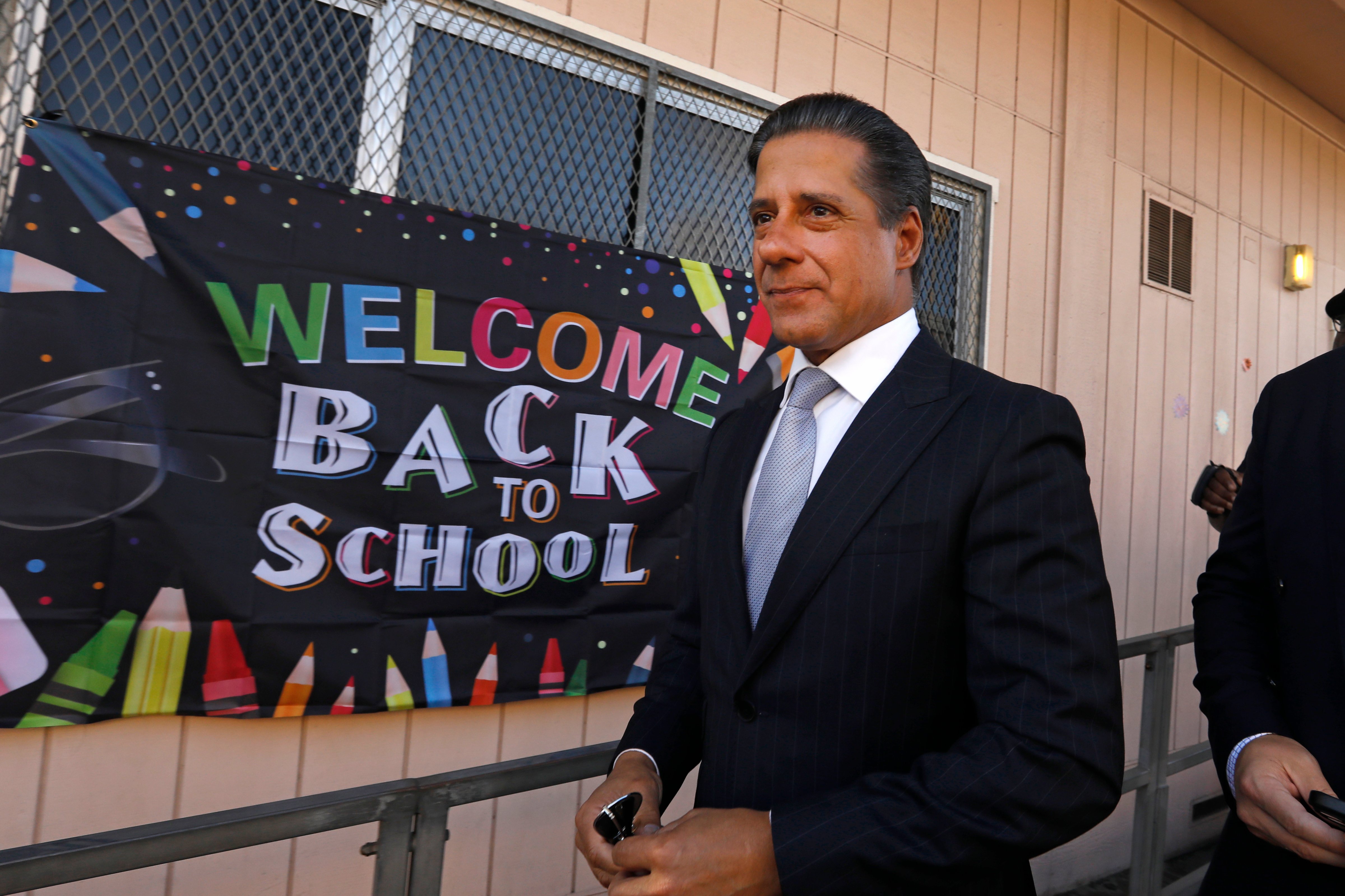Los Angeles Unified Superintendent Alberto Carvalho visits a class at Vena Avenue Elementary on the first day of school for the district on Aug. 15, 2022. (Carolyn Cole/Los Angeles Times—Getty Images)
