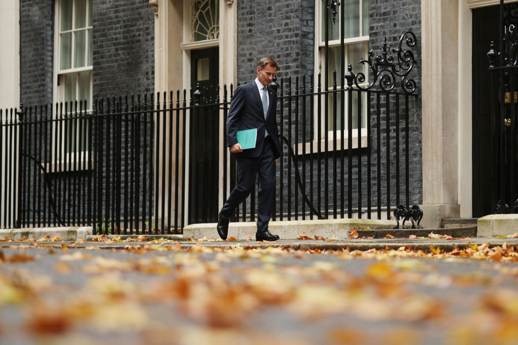 Chancellor of the Exchequer Jeremy Hunt departs 10 Downing Street to present the Autumn Statement to the House of Commons on Nov. 17, 2022 in London, England. (Dan Kitwood/Getty Images)