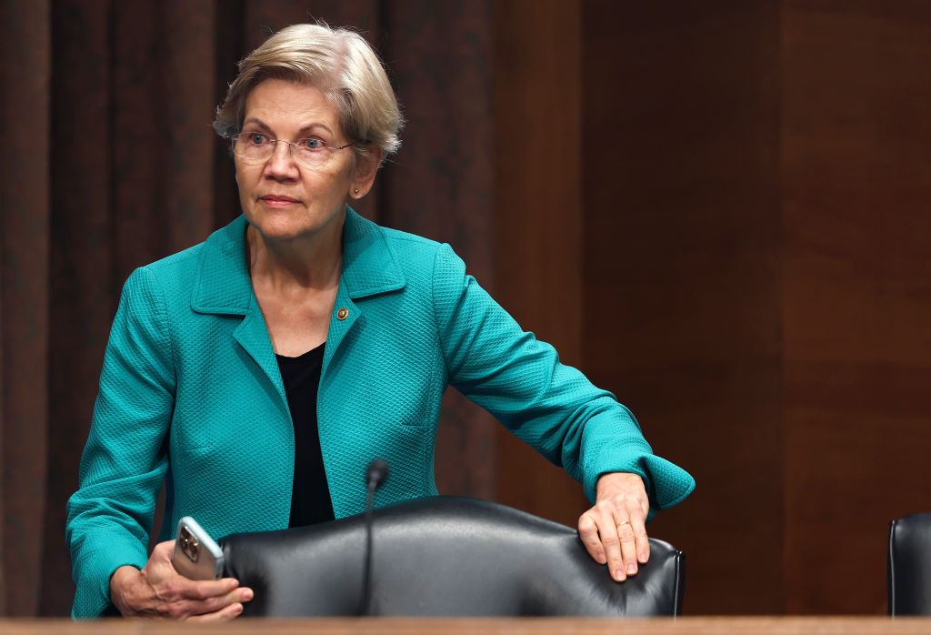 Senator Elizabeth Warren (D-MA) arrives for a committee hearing on Capitol Hill on September 20, 2022 in Washington. (Kevin Dietsch—Getty Images)