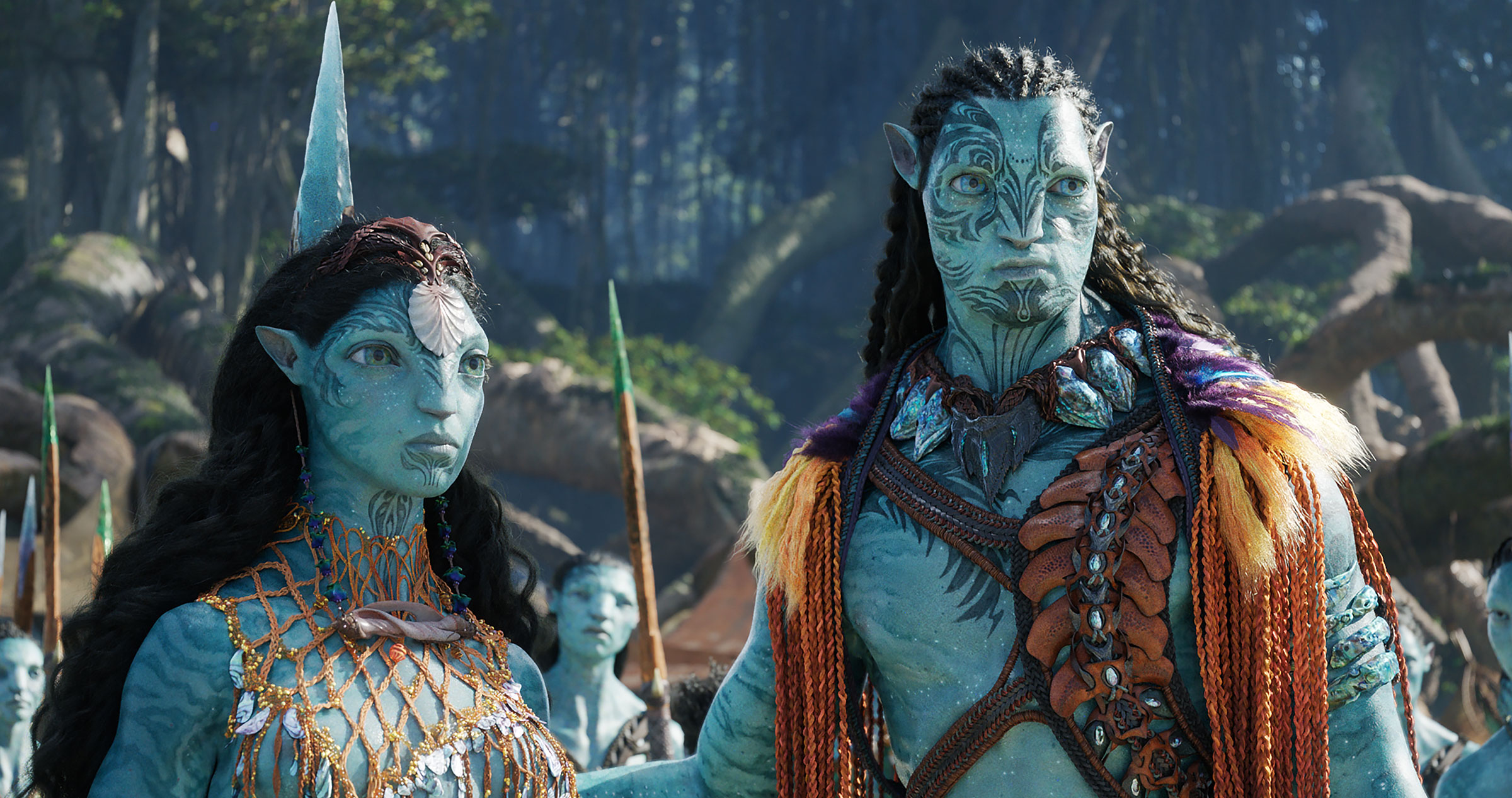 <em>Avatar: The Way of Water</em>‘da Ronal (Kate Winslet), Tonowari (Cliff Curtis) ve Metkayina klanı.  (20. Yüzyıl Stüdyoları)” class=”fix-layout-shift”/></source></source></source></picture></figure>
<div class=