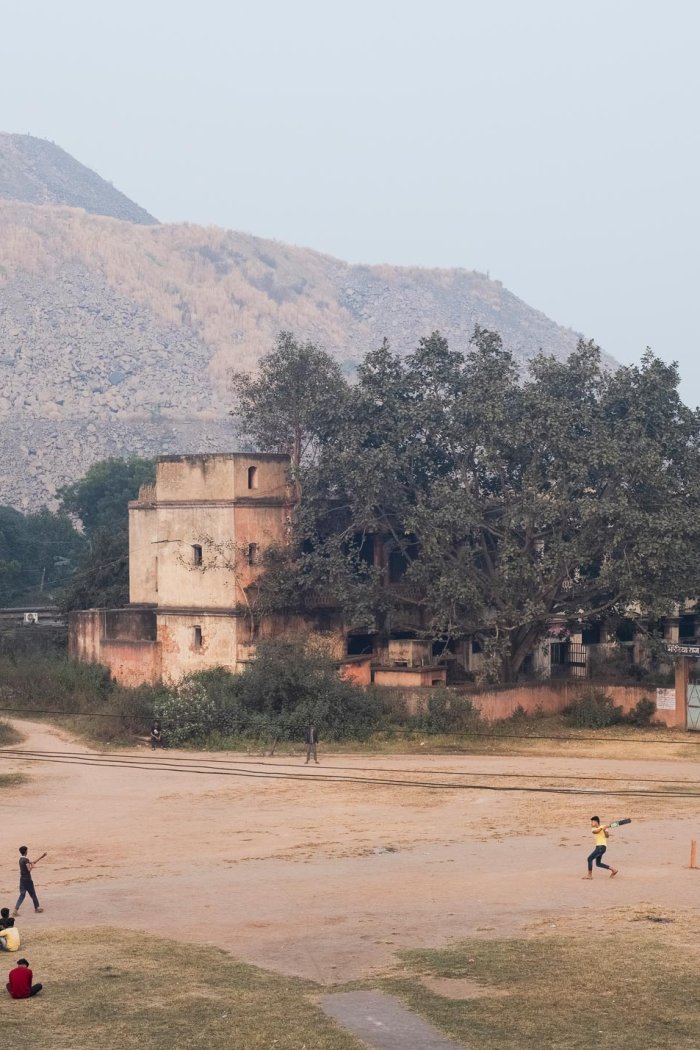 Local residents play a game of cricket outside of the Jharia coalfield in Dhanbad, in the state of Jharkhand, and home to India’s largest coal reserves.