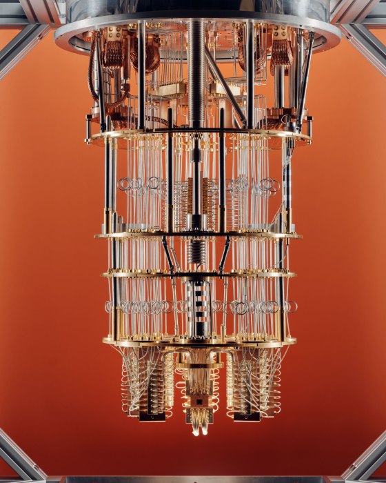 quantum-computers-IBM-chandelier