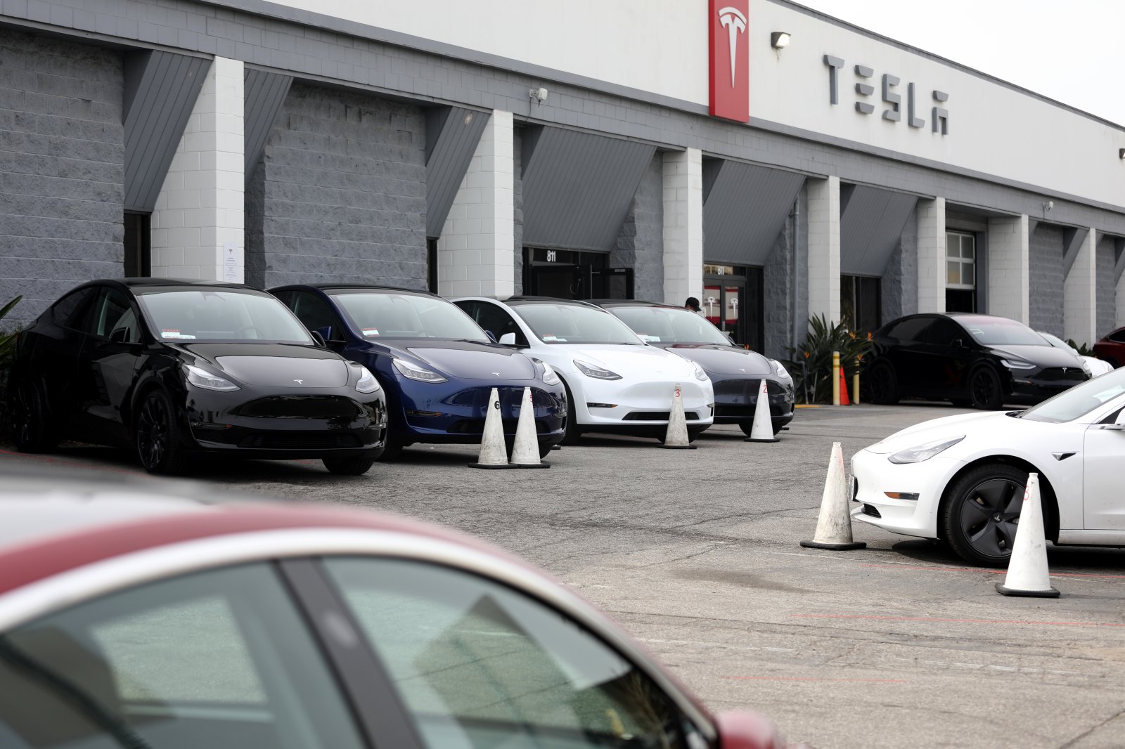Tesla Recalls More Than 300,000 Vehicles Over ‘Self-Driving’ Safety Concerns