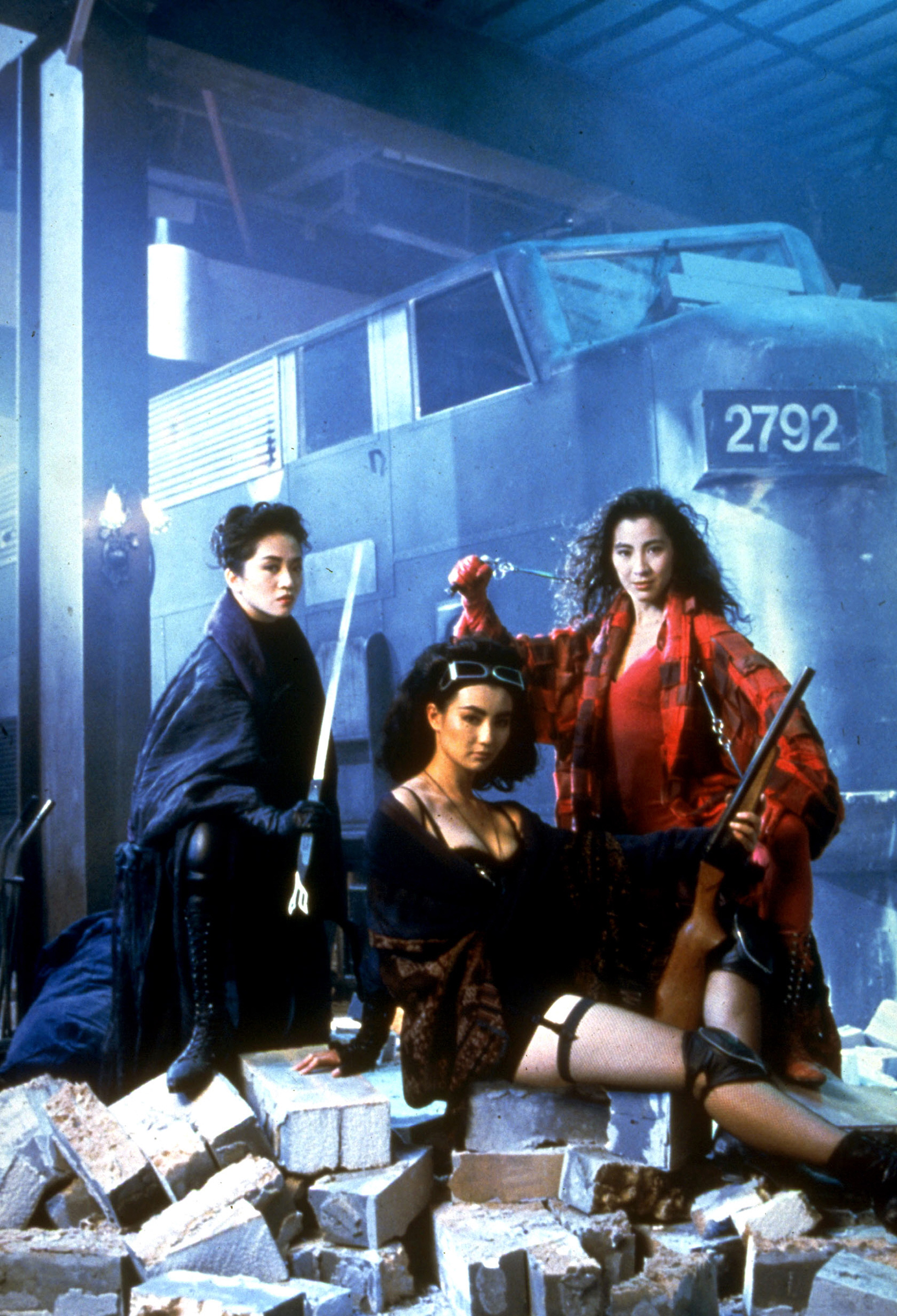 Anita Mui ve Maggie Cheung ile birlikte The Heroic Trio, 1993'te Yeoh.  (Everett Koleksiyonu)
