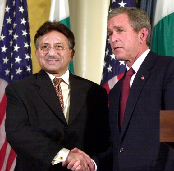 Pakistan patuh pada Pervez Musharraf