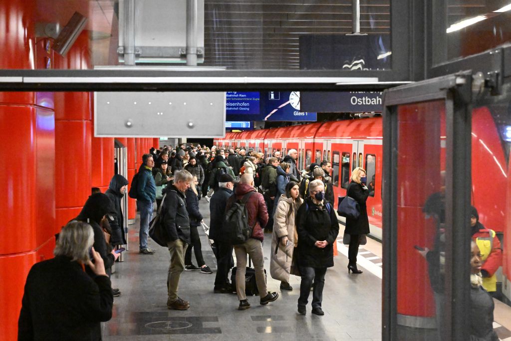 After the warning strike in rail and air traffic, many passengers were on the move in Bavaria, Munich, on March 28, 2023. (Felix Hörhager—Getty Images)