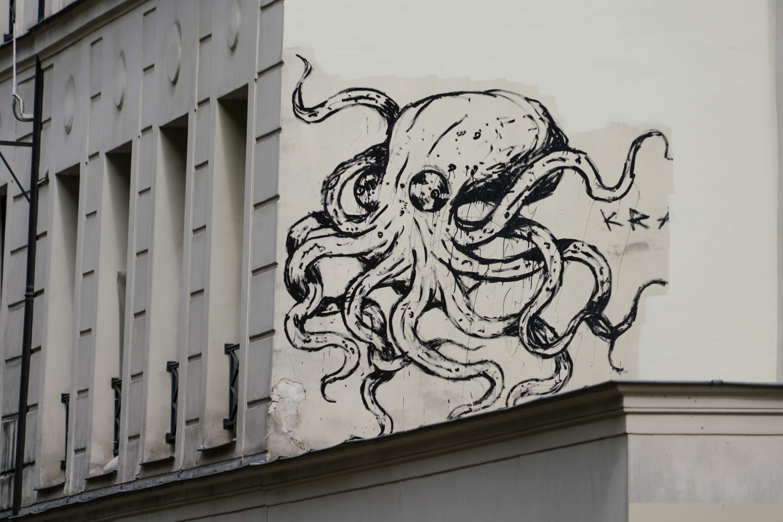 Street art graffiti depicting a giant octopus by artist Kraken