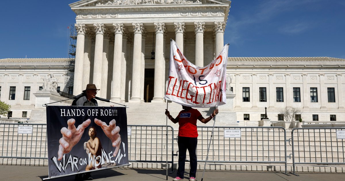 Read more about the article Generic Abortion Pill Maker Sues FDA to Protect Access