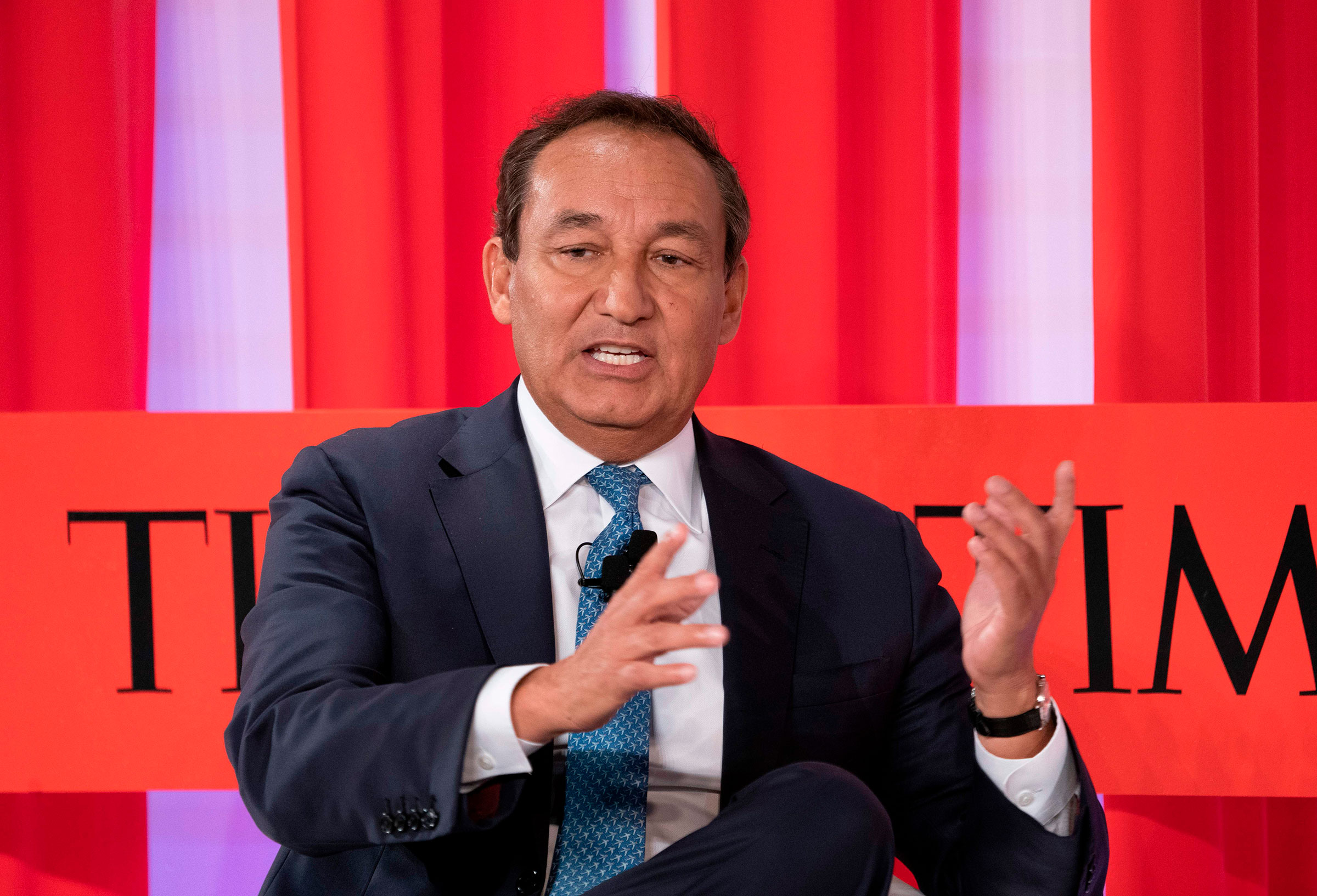Chief executive officer of United Airlines Oscar Munoz speaks during the Time 100 Summit event on April 23, 2019, in New York. (Don Emmert—AFP/Getty Images)