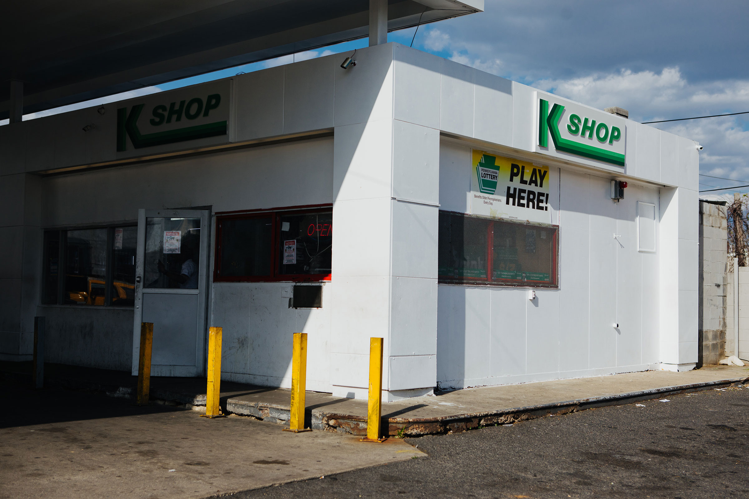 The Karco gas station is seen in North Philadelphia, Pa. (Michelle Gustafson)