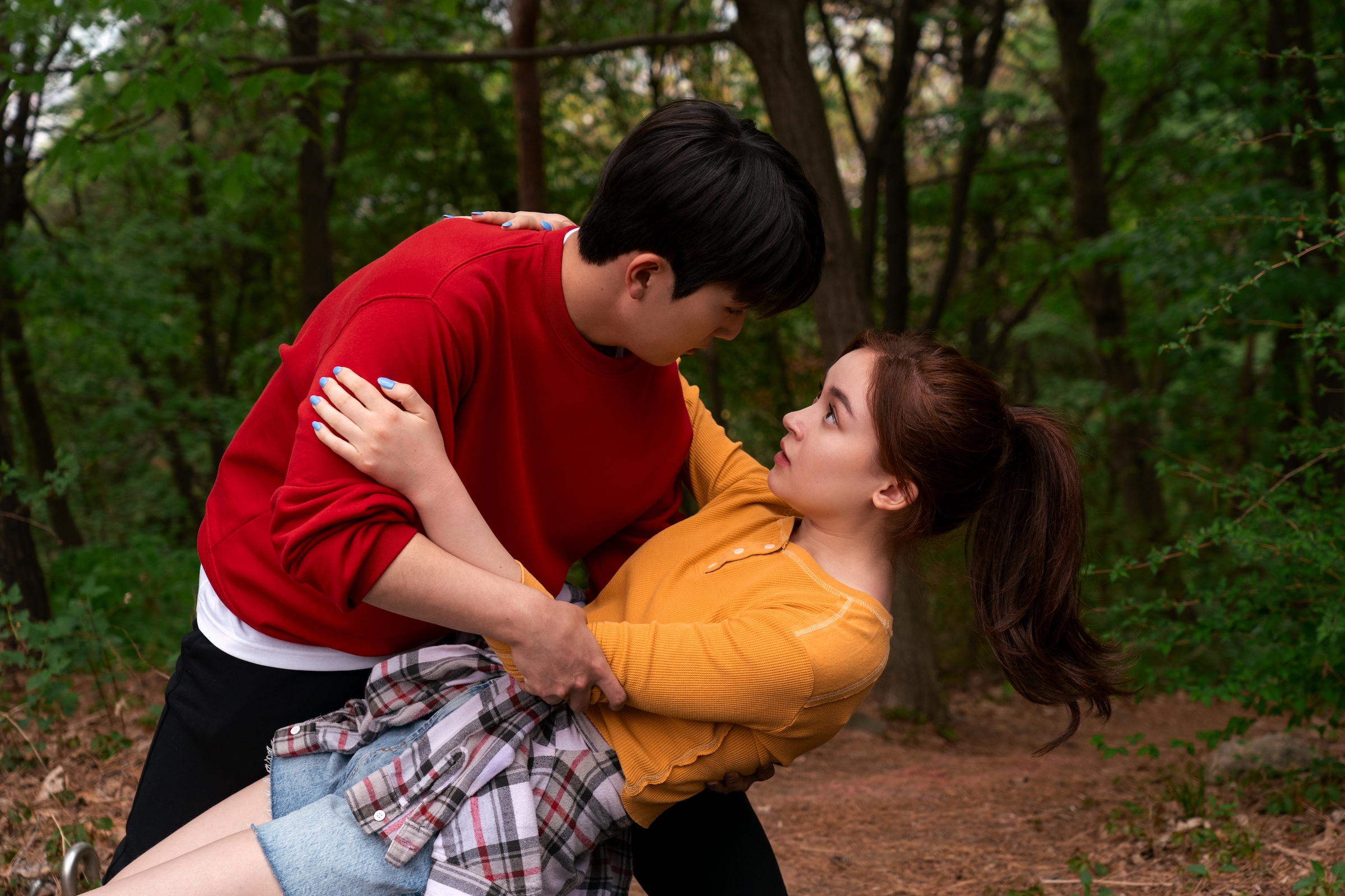 Choi Min-yeong as Dae and Anna Cathcart as Kitty Song Covey in XO, Kitty (Park Young-Sol—Netflix)
