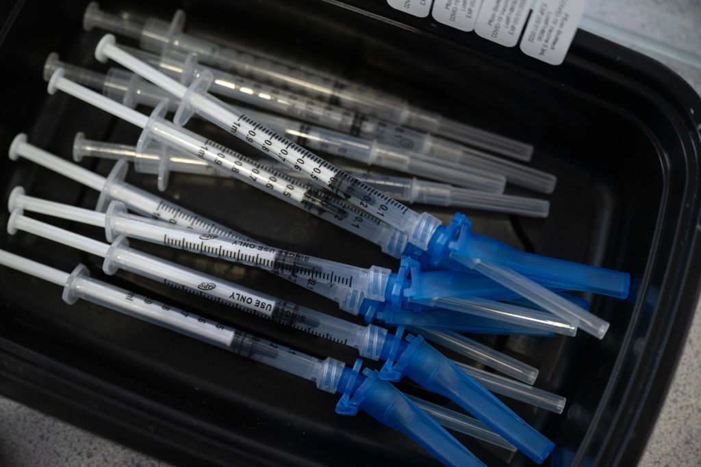 Covid-19 vaccine syringes at a Southern Nevada Health District site in Las Vegas, Nevada, U.S. in Jan. 2022 (Bridget Bennett/Bloomberg—Getty Images)