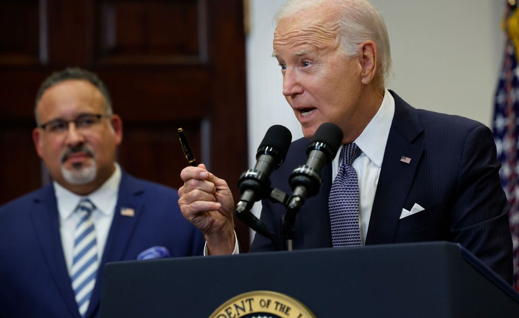 Biden Offers New Student Debt Relief Plan After Supreme Court Rebuke thumbnail