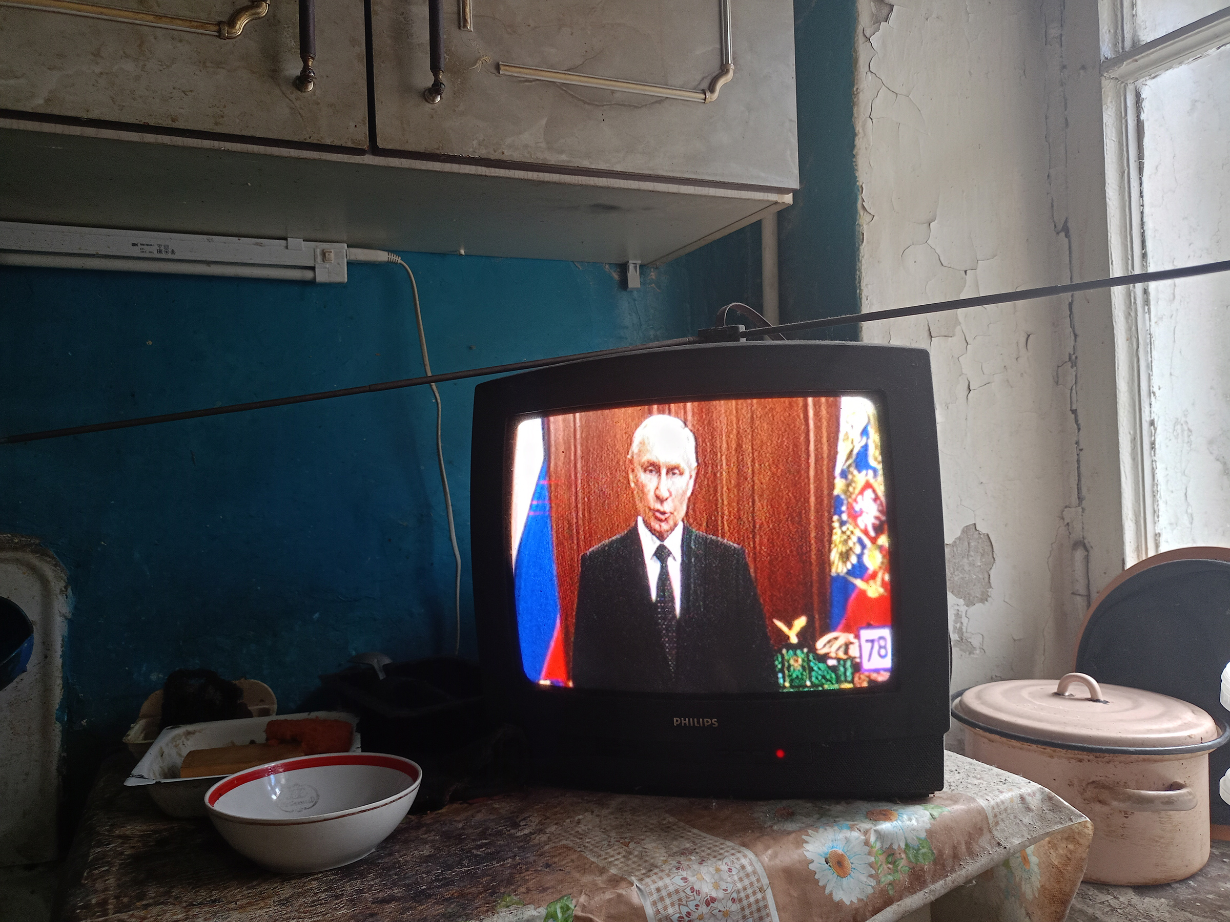Russian President Vladimir Putin's appeal to the citizens of Russia, personnel of the Armed Forces of the Russian Federation and law enforcement officers in connection with the situation with PMC Wagner as shown on television in St. Petersburg on June 24. (Artem Priakhin—SOPA Images/LightRocket/Getty Images)