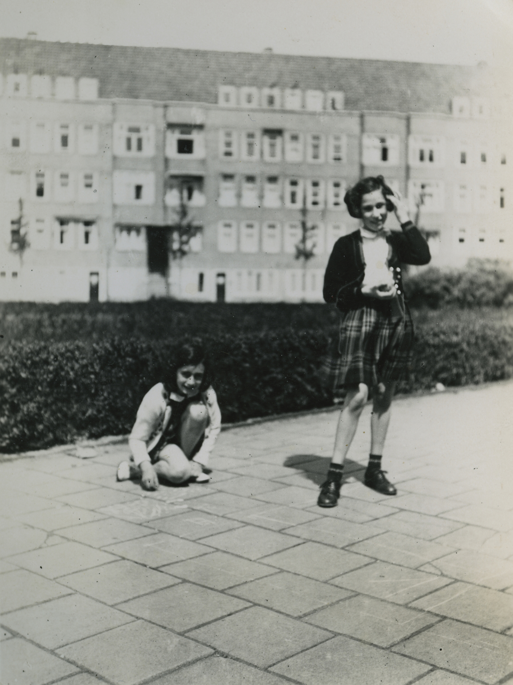 Frank and Pick-Goslar playing at the Merwedeplein in Amsterdam, May 1940. (Anne Frank Fonds Basel/Getty Images)